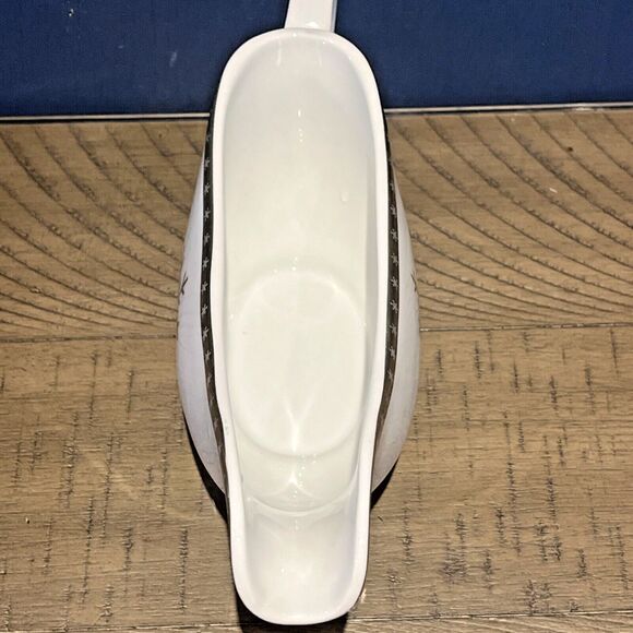 Target FIRST FROST 12oz Footed Gravy Boat Silver Snowflake Holiday 2010 Mint - Picture 6 of 8